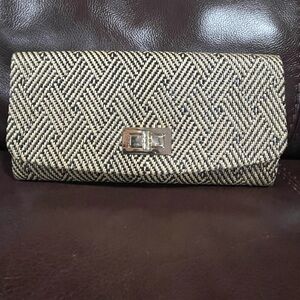 Boho Chic & Beachy Black & Tan Woven Clutch Gold Turn Lock Closure Add a Strap!